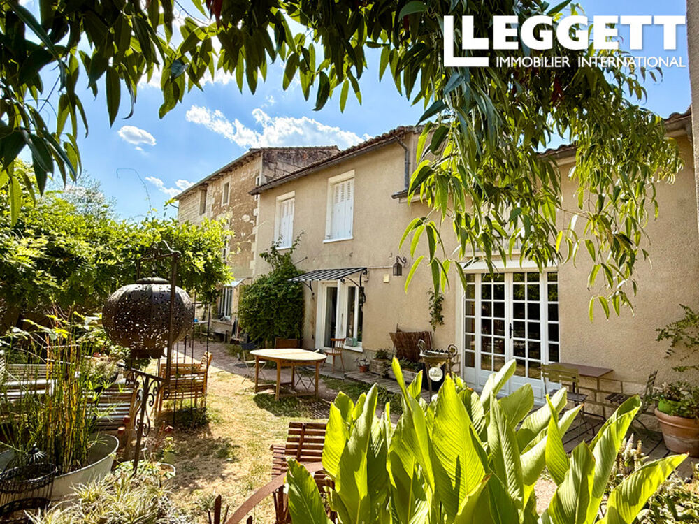 Maison en pierre de 180 m²+ vitrine 45 m2, vue sur château, 5 chambres, dépendances et terrain clos de 600 m².