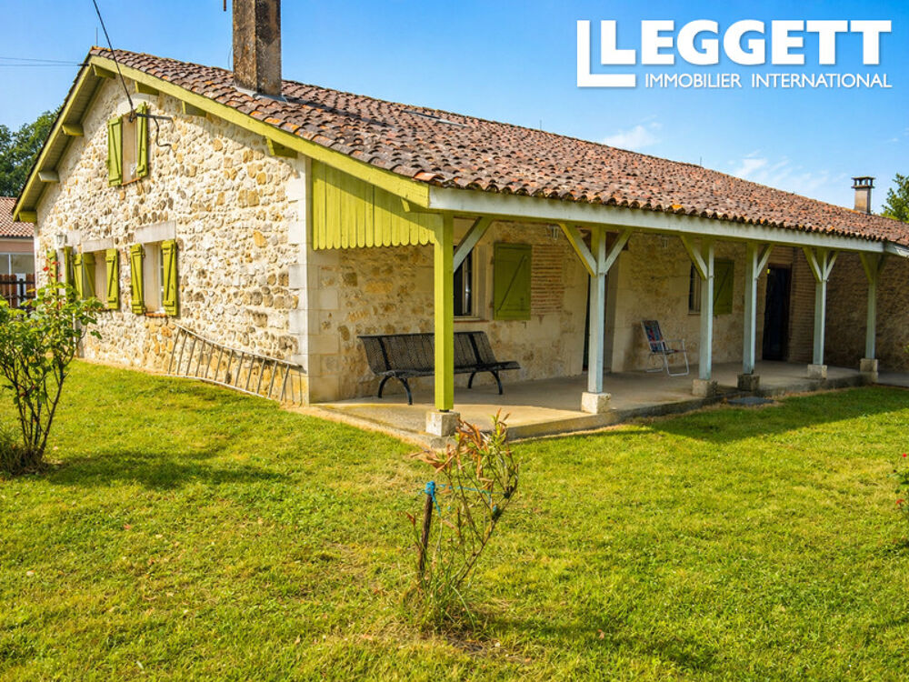 A quelques minutes de Marmande, agréable maison en pierre sur plus de 7ha de bois avec petit lac privé
