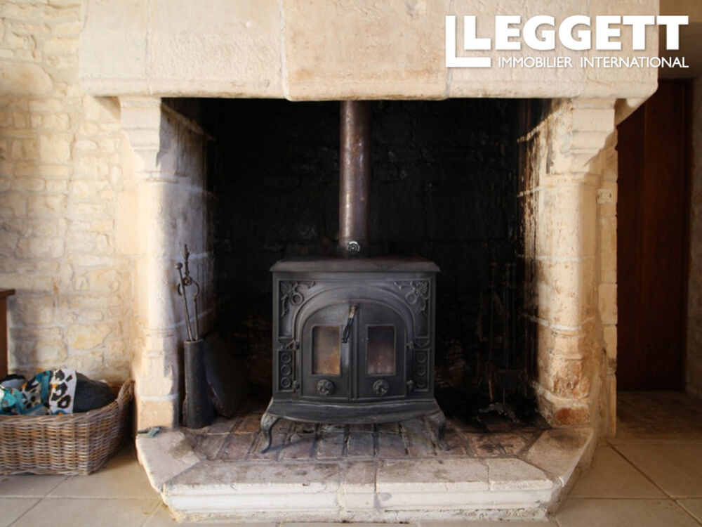 Vente Maison Beau logis sans voisins, avec un vaste terrain, une forêt privée, plusieurs dépendances et deux chambres d'ami Chives