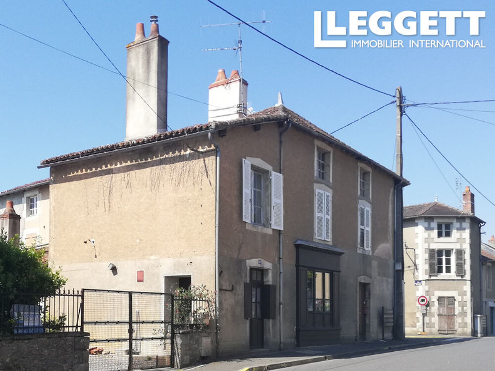 Vente Maison Une magnifique propriété de deux chambres dans le centre ville, à distance de marche de toutes les commodités. Montmorillon