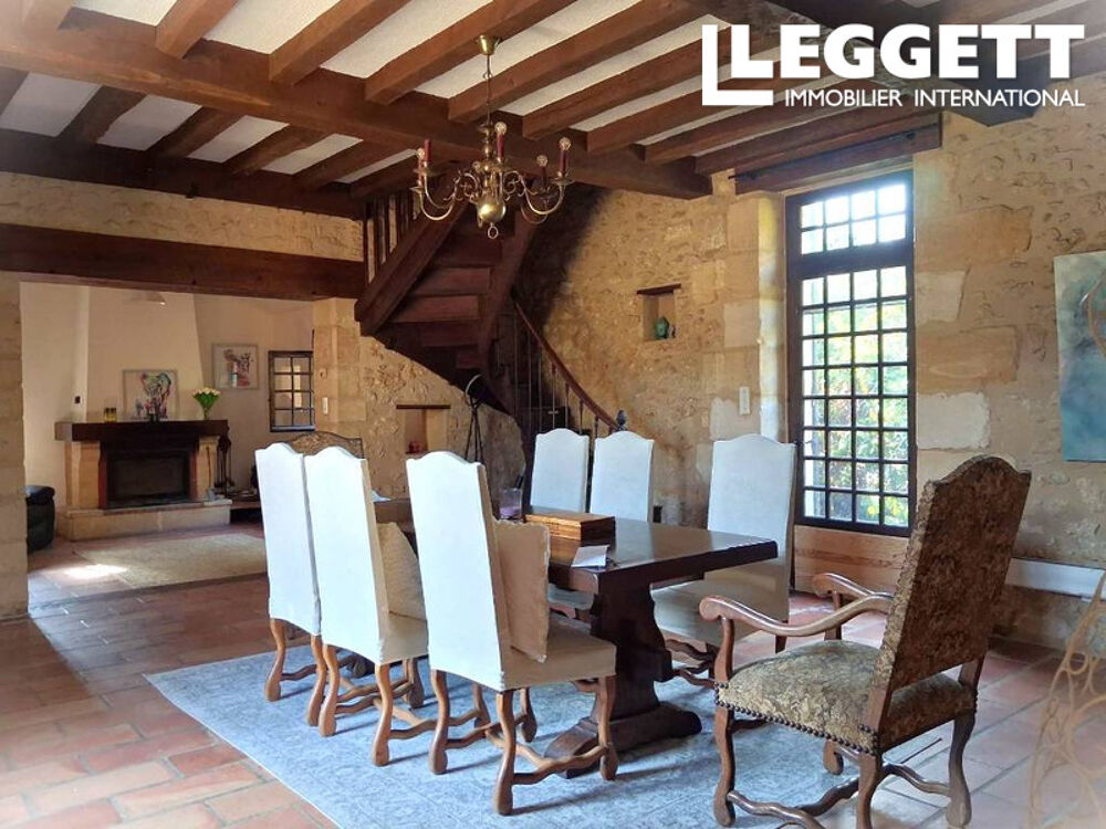 Propriété de caractère en pierre avec gîte, studio, granges, piscine et un hectare de terrain, entre Bergerac