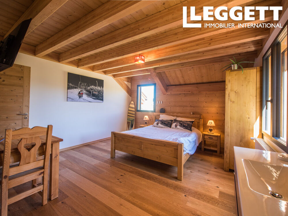 � vendre  Maison Enchastrayes (04400)