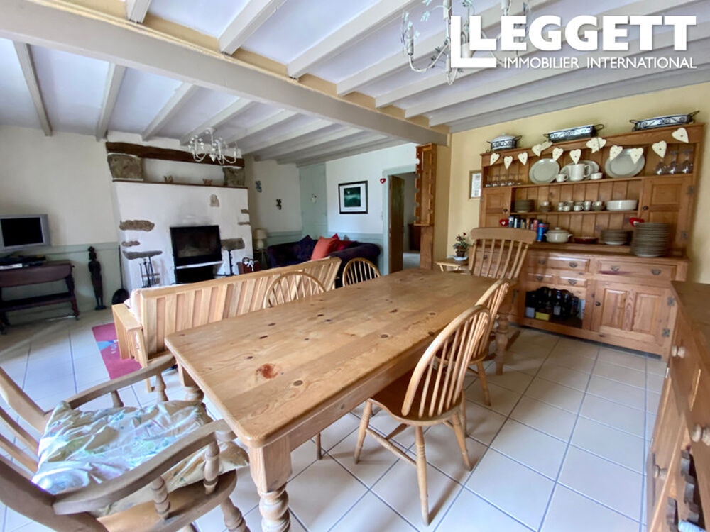 Vente Maison Ensemble de propriétés avec deux maisons, deux granges et jardin, près des lacs de la Haute Charente Pressignac