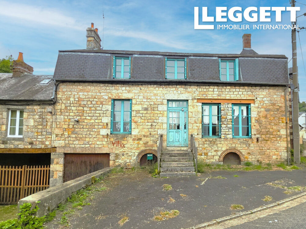 À ne pas mettre entre toutes les mains. Une superbe maison de ville à RÉNOVER, située au bord de la Varenne.
