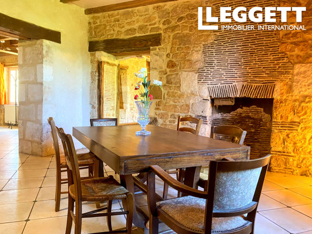 Vente Maison Ancien presbytère magnifiquement rénové. 5 chambres. Vaste terrain pour chevaux. Gîte possible. La tÂche