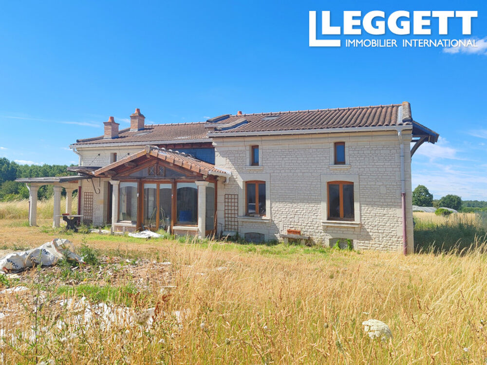 Maison 6 pièces 200 m² · à Berthegon · 200 m² · 142 500 €