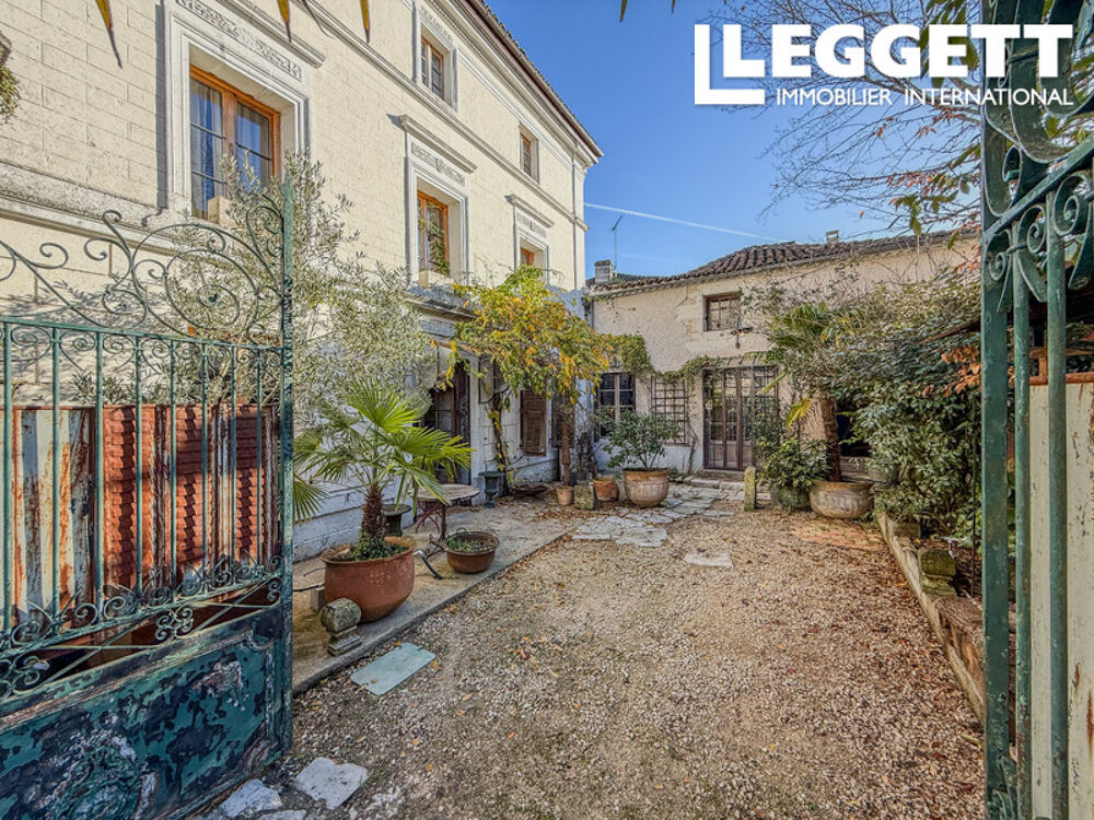 Vente Maison Une charmante maison de bourg comprenant 3 chambres et 3 salles d'eau, seulement 9 minutes de Montbron Feuillade