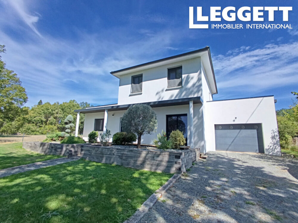 Maison contemporaine proche Périgueux au calme avec grand terrain et vue dégagée et garage.