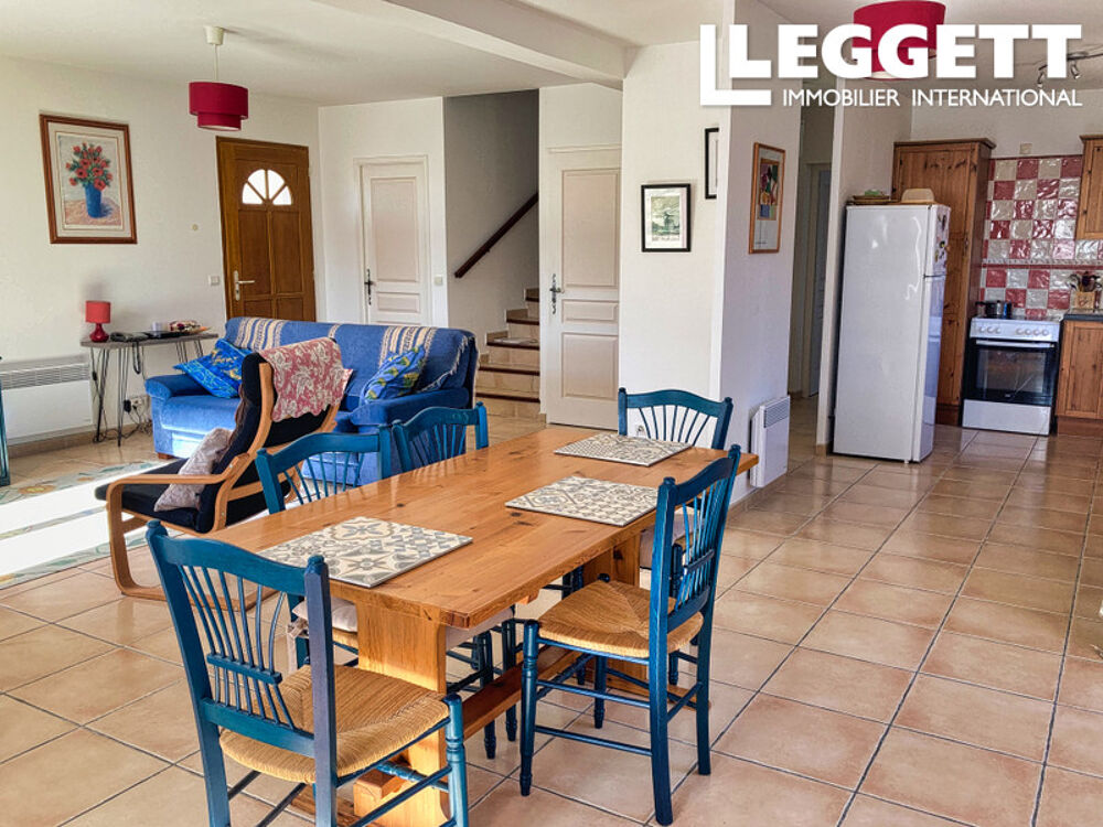 Belle maison de 4 chambres, 2 salles d'eau, piscine, terrasse, garage. À 5 min du centre de Pézenas.