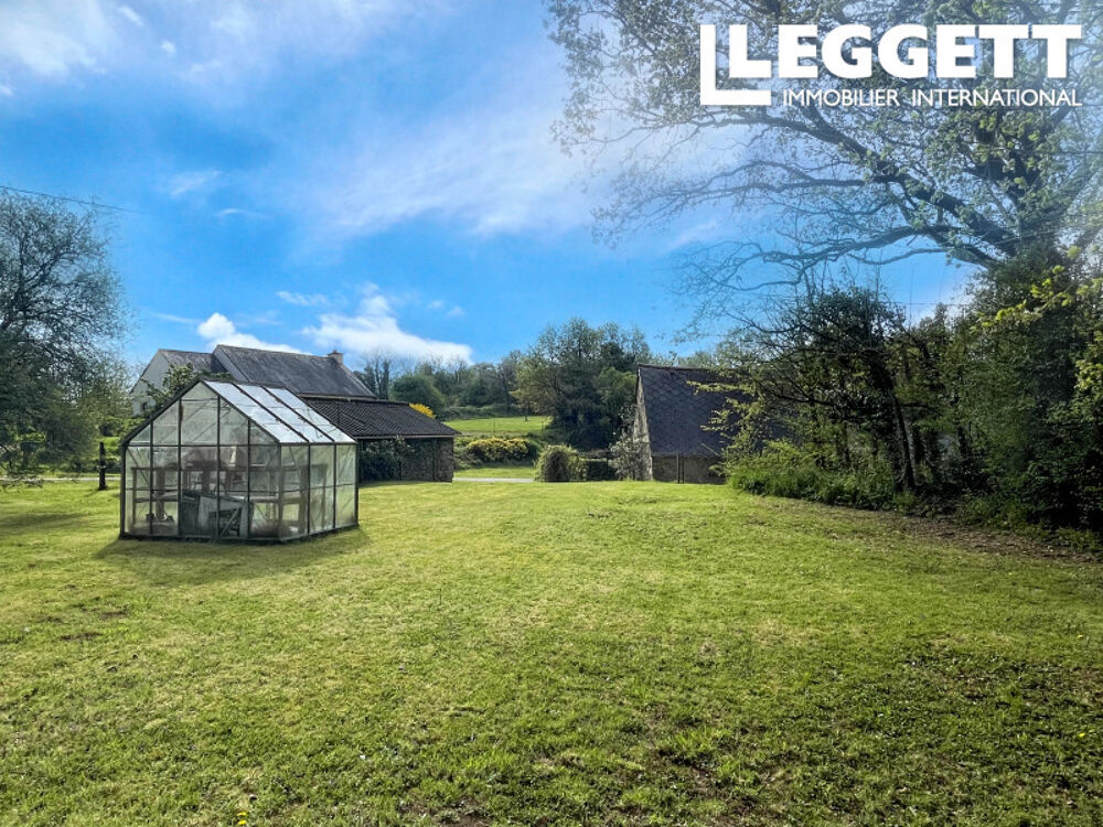 Charmante maison individuelle en pierre avec 3 chambres, grand jardin et garage,. Dans un environnement calme
