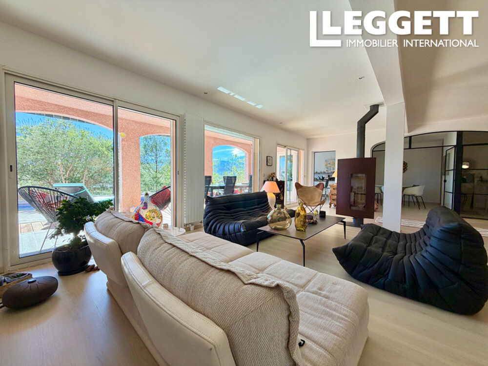 Vente Maison Maison individuelle comprenant 2 appartements, piscine, jardin,  2 garages et vue montagnes Eus