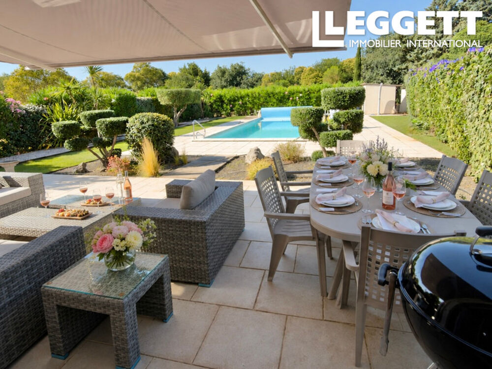 Élégante propriété de caractère avec piscine et parc au c?ur du Somail