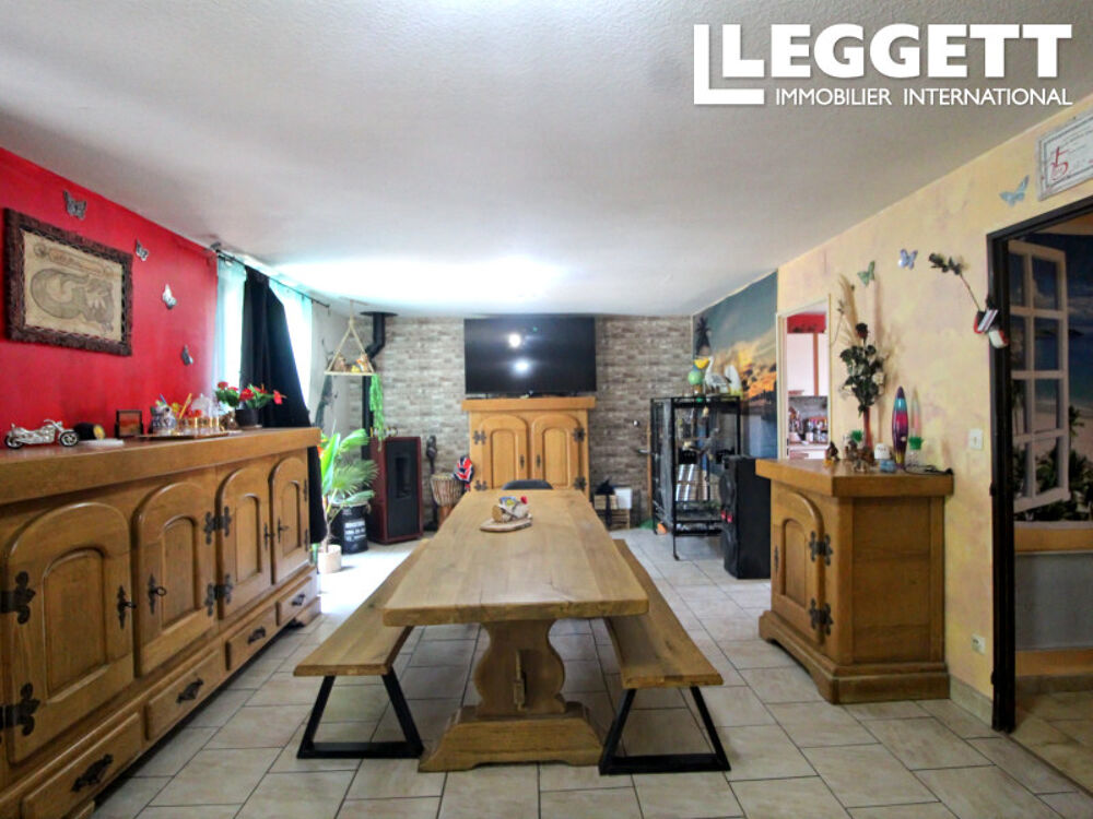 Vente Maison Maison de trois chambres construite en '84, située dans un village calme près de Confolens, avec une belle vue Manot