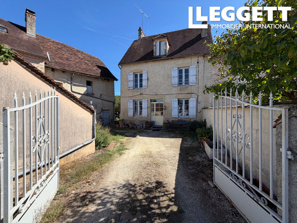 Charmante Maison de village en pierres du 16/17éme, avec dépendance/grange et jardin.
