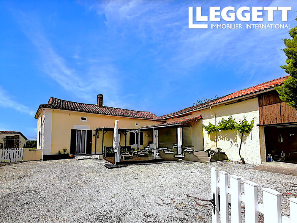 Maison rénovée et gîte avec garage/atelier et vue imprenable sur la campagne. À proximité de Verteillac.