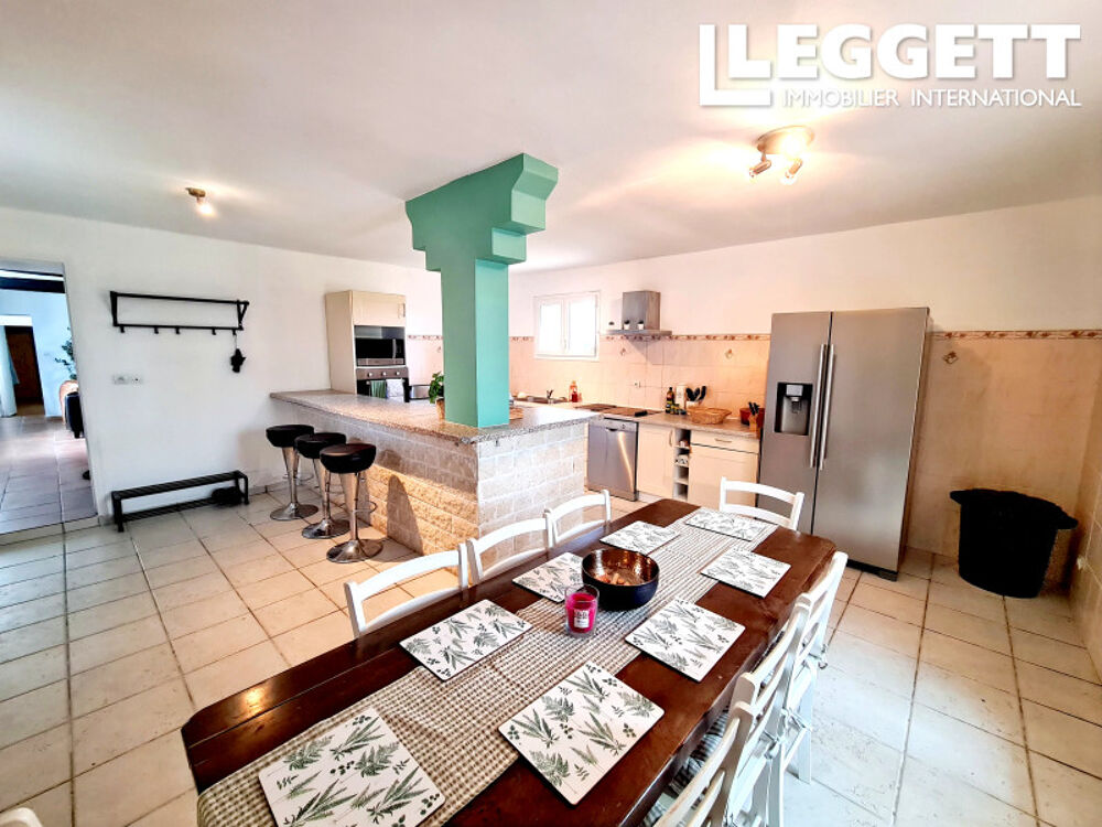 Vente Maison Spacieuse maison individuelle de 5 chambres avec grand jardin, dépendances. 6km de Passais la Conception . Passais villages