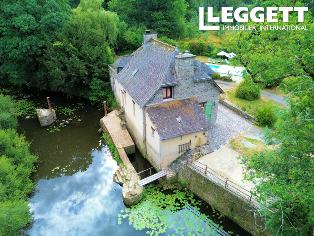Un domaine d'exception au bord de la rivière. 4 chambres et plus que 3 hectares. PLOERMEL