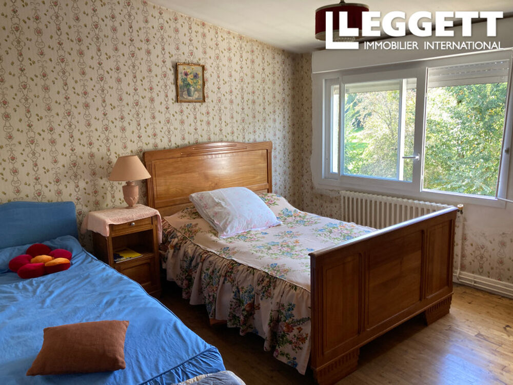 Vente Maison Charmante maison de 5/6 chambres au c?ur d'un village, avec cour et fort potentiel gîte/commercial. Saint-martin-l'ars