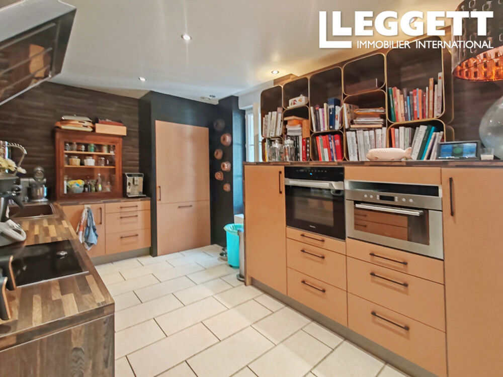 Vente Maison Maison rénovée avec goût, offrant 4 chambres et des beaux espaces à vivre à l'intérieur comme à l'extérieur Saint-genest-d'ambiÈre
