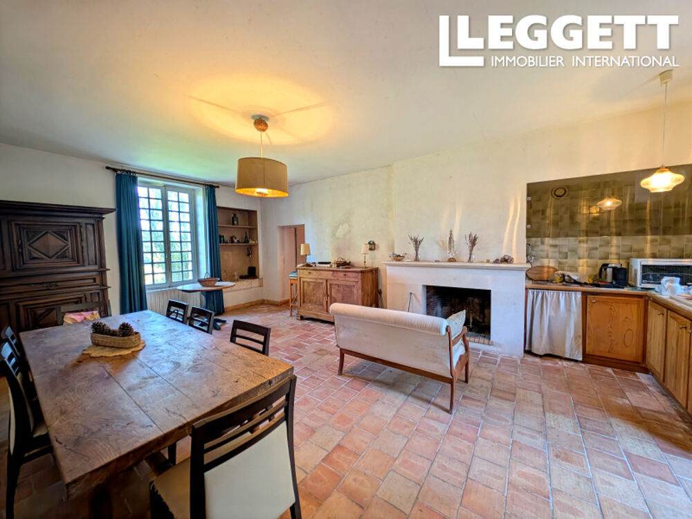 Vente Maison Vouzan ? Demeure historique en pierre, cave voûtée remarquable et parc de 1,5 hectare Vouzan