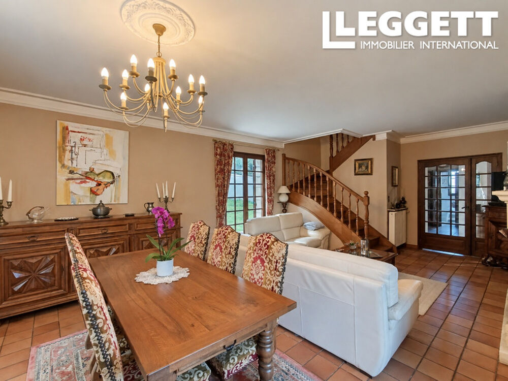 Vente Maison Maison dominante de caractère avec grand sous sol aménagé et piscine PÉrigueux