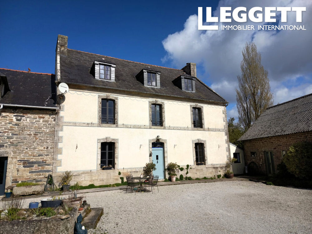 Vente Maison Une magnifique propriété comprenant une maison principale, gîtes et dépendances, à proximité de belles plages. Cast