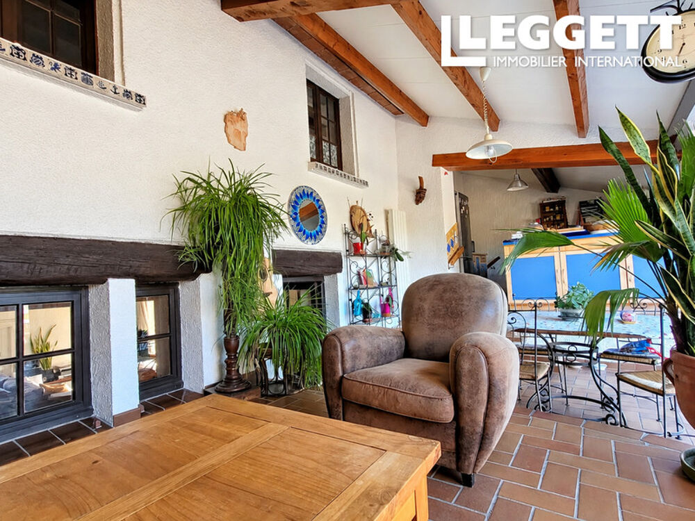 Propriété de caractère 1610 rénovée, piscine, appartement indépendant, garage, plage à env. 5 km
