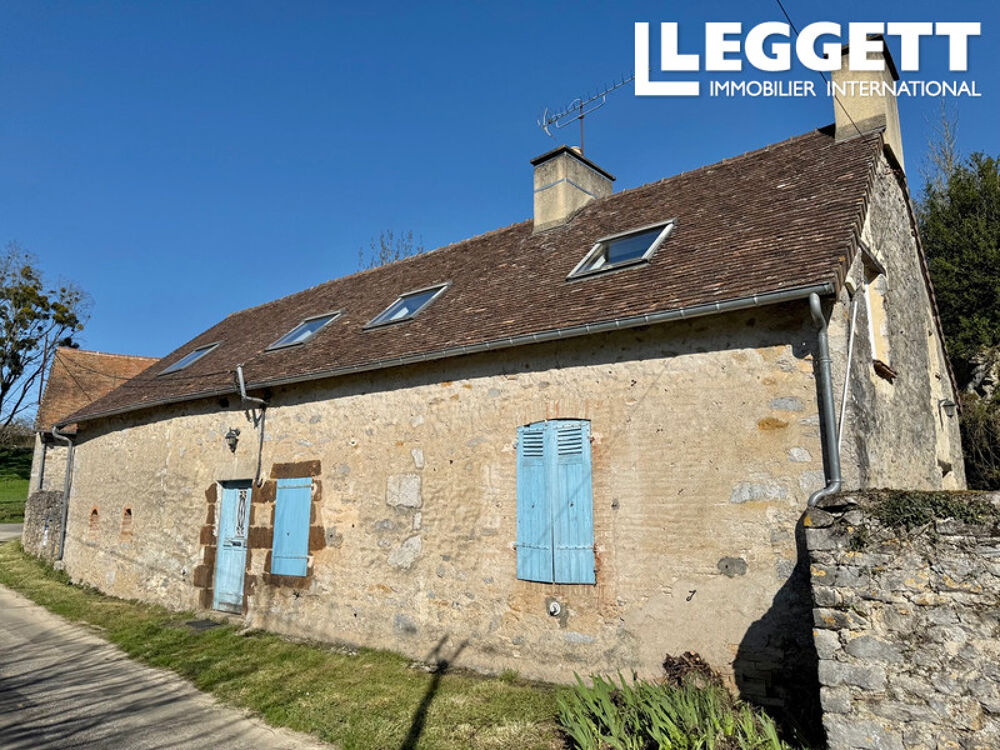 Belle longère de 4 chambres avec gîte et jardin, dans hameau, à 1 km des commerces de Fresnay-sur-Sarthe.