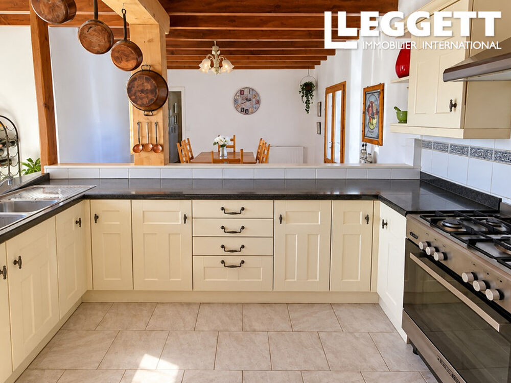 Vente Maison Propriété à vendre en Dordogne avec maison 4 chambres, gîte indépendant, piscine et grande grange, Moulin-Neuf Moulin-neuf