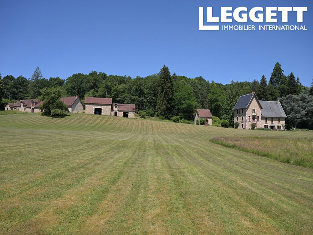Maison 9 pièces 464 m² · à Condat-sur-Ganaveix · 464 m² · 699 990 €