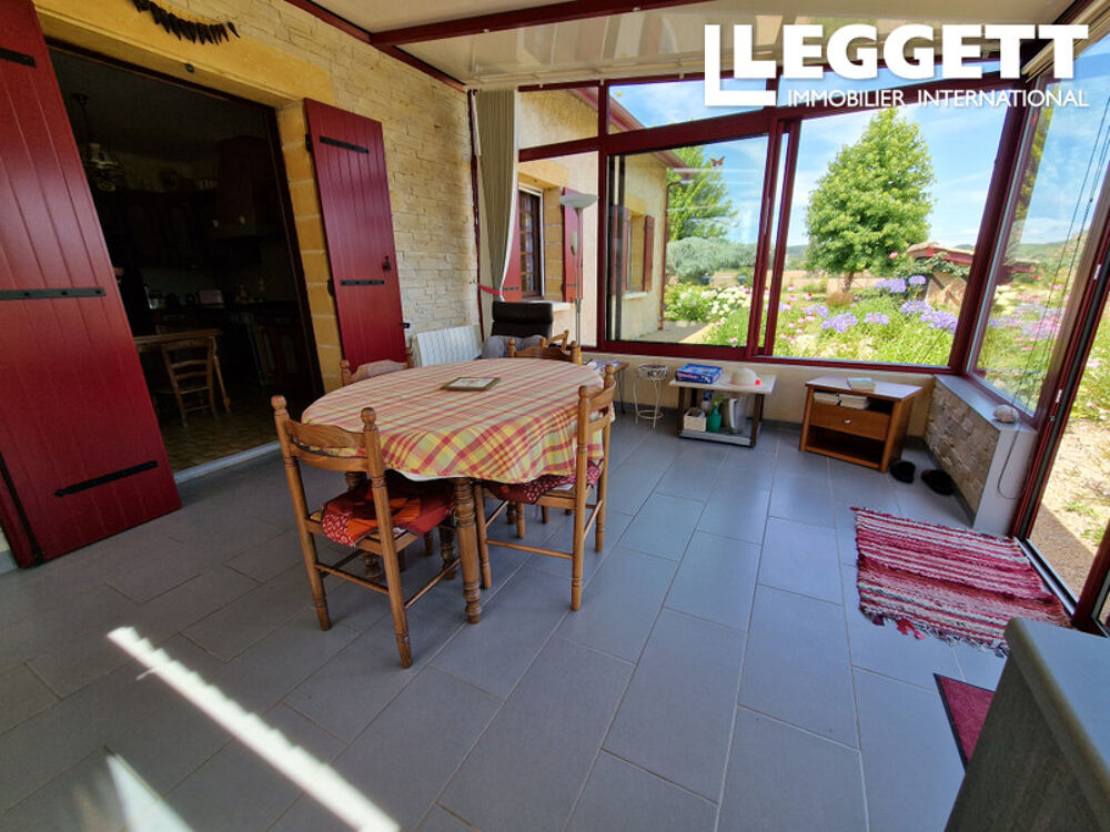 Vente Maison Belle maison périgourdine lumineuse, 5 chambres, avec des vues charmantes, à la périphérie du village. Le fleix