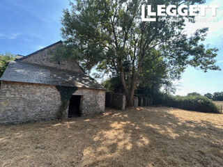 Vente Maison SOUS OFFRE: Charmante propriété à rénover au c?ur de la campagne Mayenne. BrÉe