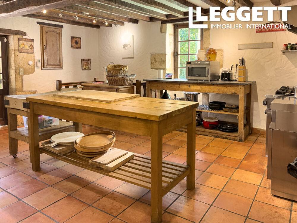 Vente Maison Près de Pessac-sur-Dordogne ? maison en pierre 6 ch., piscine chauffée et accès direct à la Dordogne Juillac
