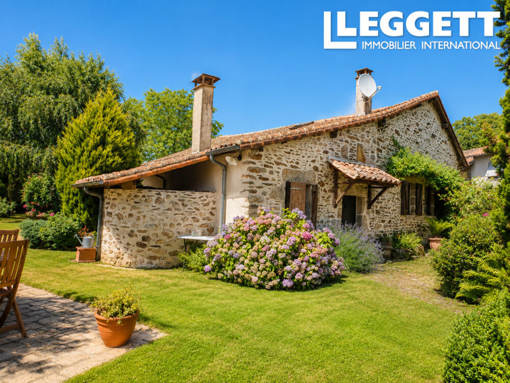 Vente Maison Maison traditionnelle avec beau jardin et deux granges Saint-mathieu