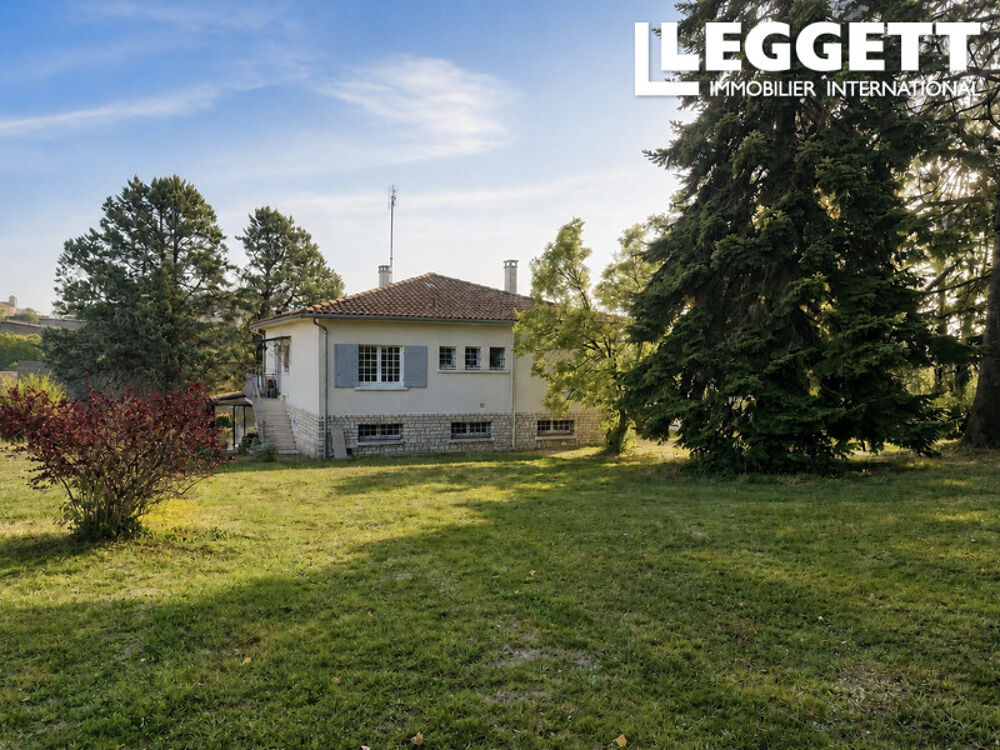 Propriété attrayante de 3 chambres à Chalais avec grand salon / salle à manger, cuisine, terrasse, jardins