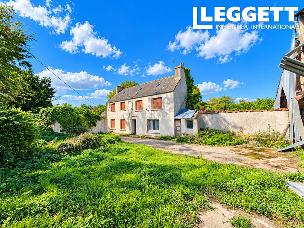 Vente Maison Maison avec 4 chambres à rénover entièrement, avec nombreuses dépendances à seulement 5 minutes de la mer<br /> PlounÉvez-lochrist