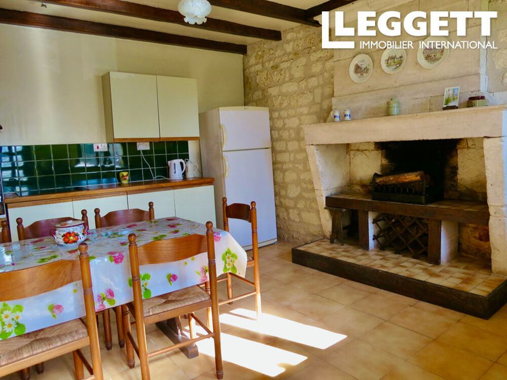 Vente Maison Propriété de deux maisons avec piscine et potentiel gîte près de Saint-Savinien (Charente-Maritime) Saint-savinien