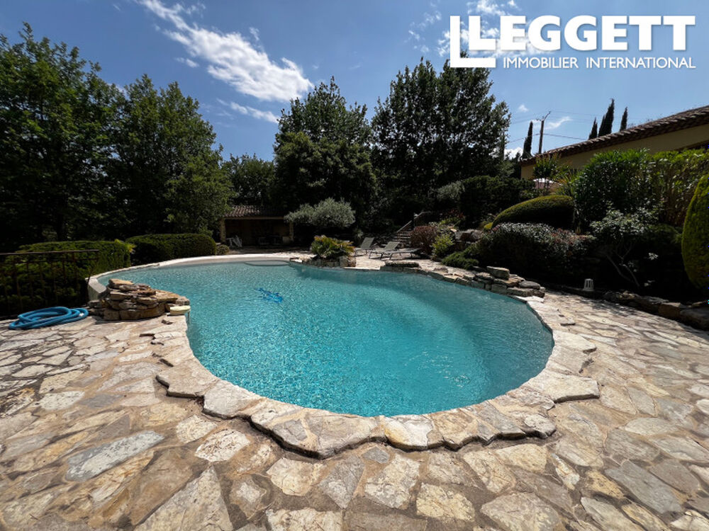 Magnifique propriété à Cotignac, 4 chambres, piscine, calme, sans vis à vis. Belle vue, 4 100 m² du terrain