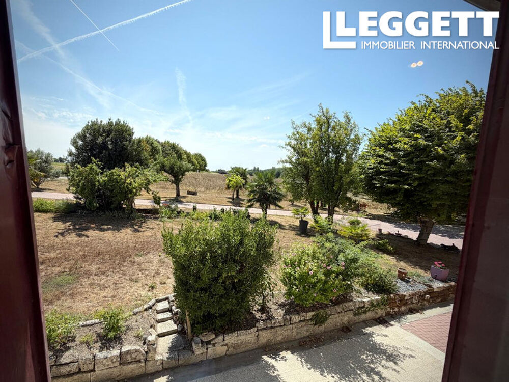 Vente Maison Belle propriété en pierre de 3 ch, pleine de charme. Située dans le village. Garage. Jardin facile d'entien Bellevigne