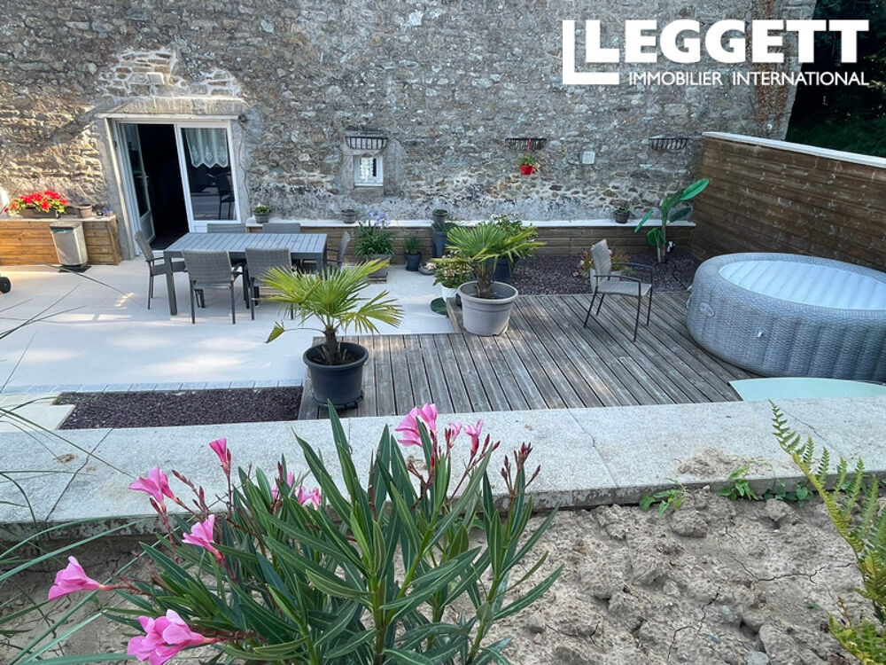 Propriété indépendante en pierre dans une belle campagne près de Plemet (22) avec superbe terrasse