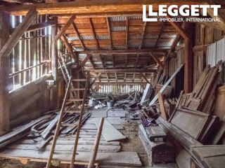  Remise / Grange � vendre 165 m� Saint-jean-de-belleville