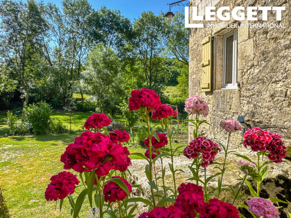 Vente Maison Charmante ferme en pierre avec dépendances en pierre à rénover, emplacement recherché, proche de Montcuq Montcuq-en-quercy-blanc
