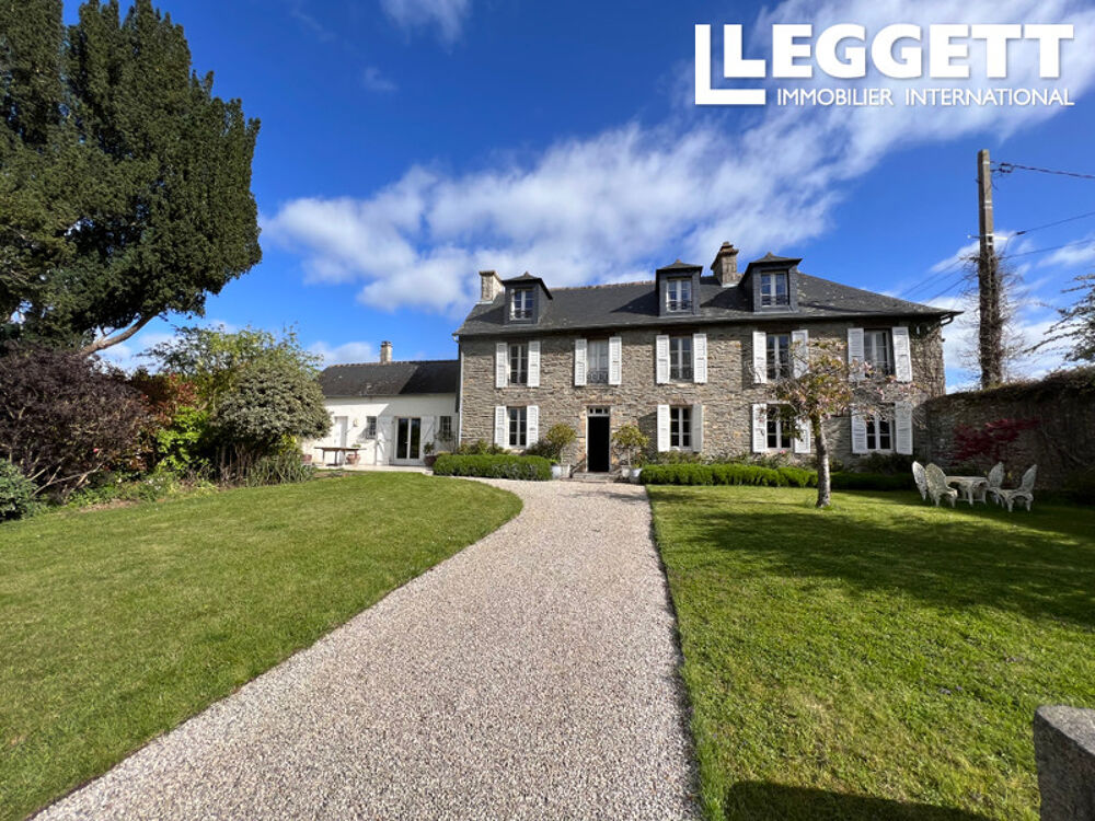 Elegante propriété avec dépendances, terrain et verger. Proche d'Aunay sur Odon et de Villers Bocage.