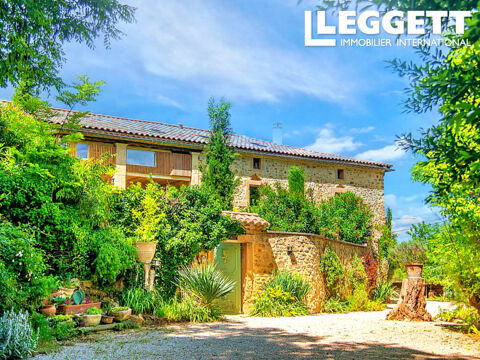   Un lieu unique avec potentiel, mas proven�al sur plus de 3,3 ha de terrain, proche rivi�re C�ze, � 25 km d'Uz� Maison - 15 + pi�ce(s) - 668 m�