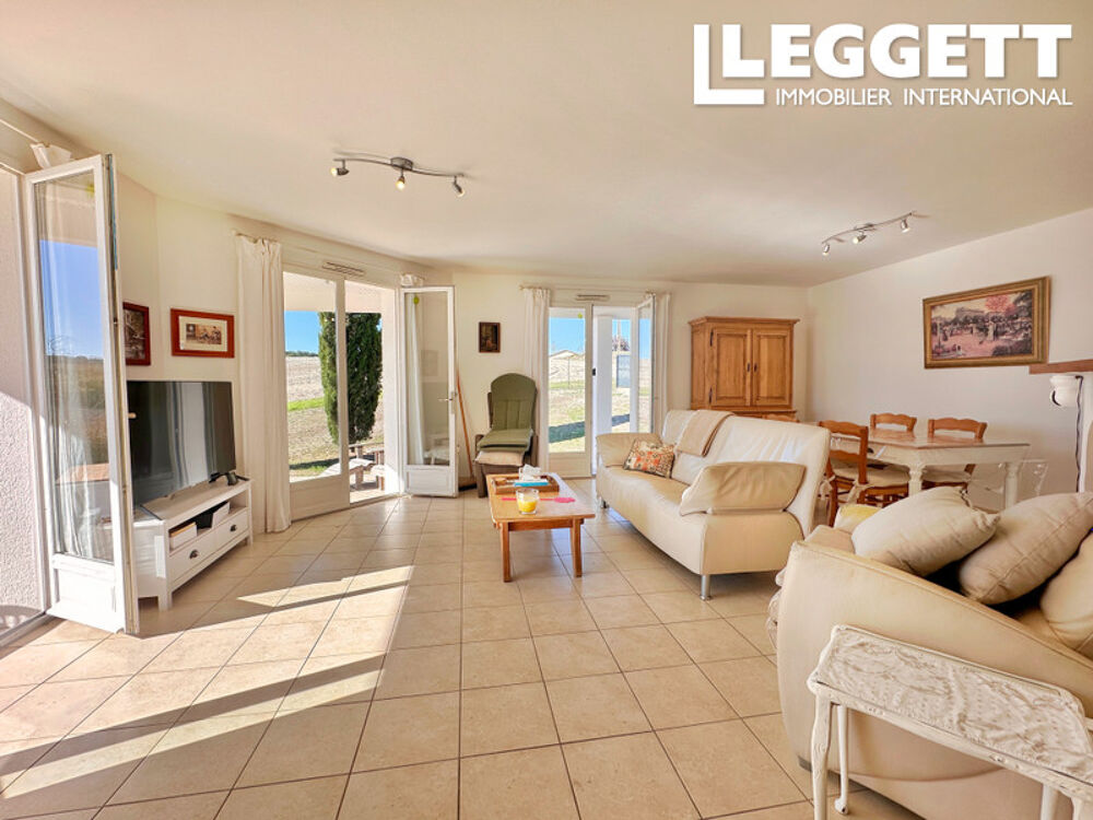 Vente Maison Spacieuse maison contemporaine de plain-pied avec 4 chambres, piscine et vues panoramiques Bonnes