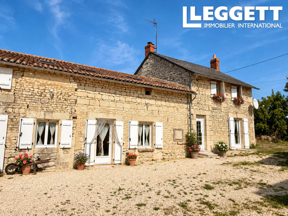 Vente Maison Maison en pierre, 2 chambres +2 possible, 3 SDB,  terrain clos pour animaux, dépendances, 2 km des commodités DercÉ