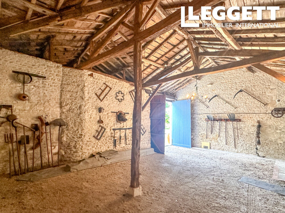 Vente Maison Maison individuelle de 4 chambres & 2 salles de bains. Espaces exterieur couvert, jardin et dependances . Bresdon