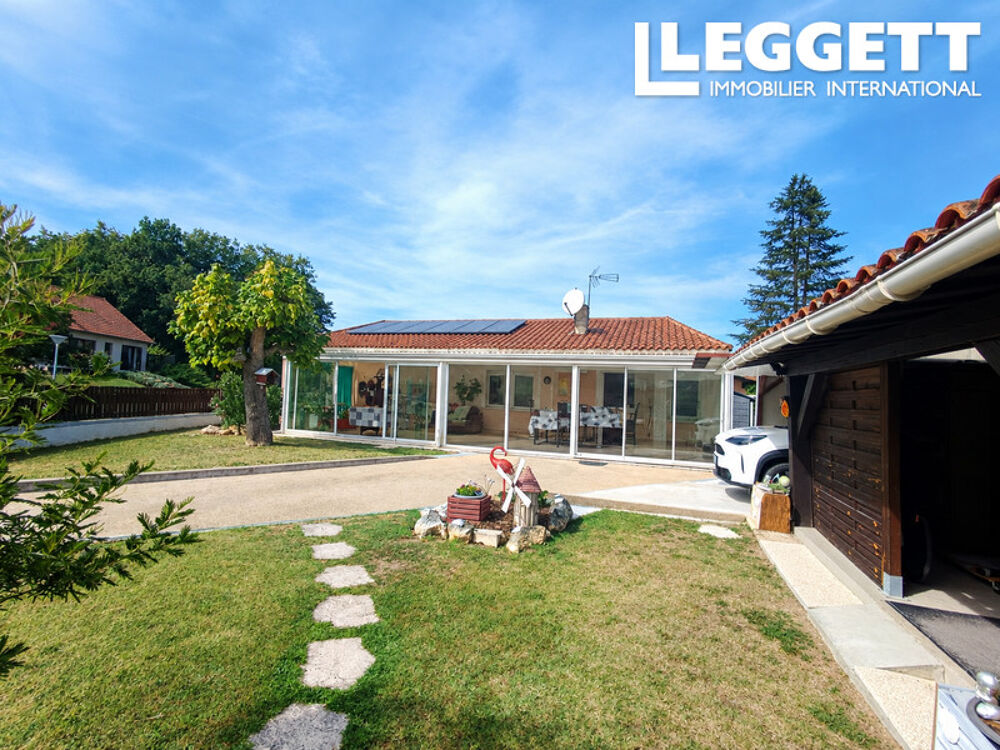 Maison plain pied avec 4 chambres, garage et piscine panneaux solaire
