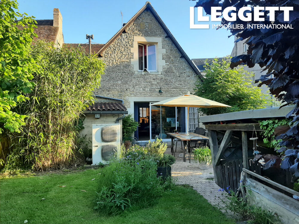 Agréable maison de bourg de 5 chambres, avec jardin, dans un village dynamique, entre Mortagne et Alençon.