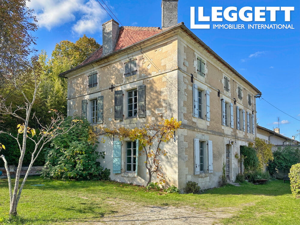 Maison 8 pièces 297 m² · à Saint-Séverin · 297 m² · 299 950 €